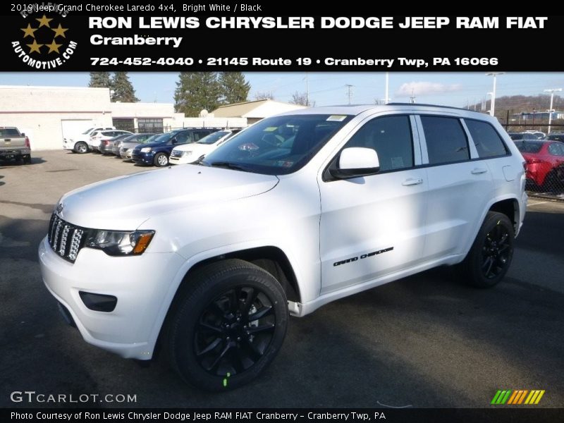 Bright White / Black 2019 Jeep Grand Cherokee Laredo 4x4