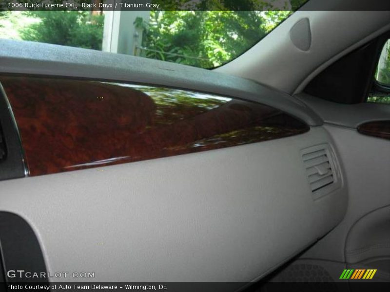 Black Onyx / Titanium Gray 2006 Buick Lucerne CXL