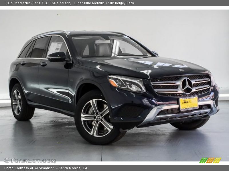 Front 3/4 View of 2019 GLC 350e 4Matic