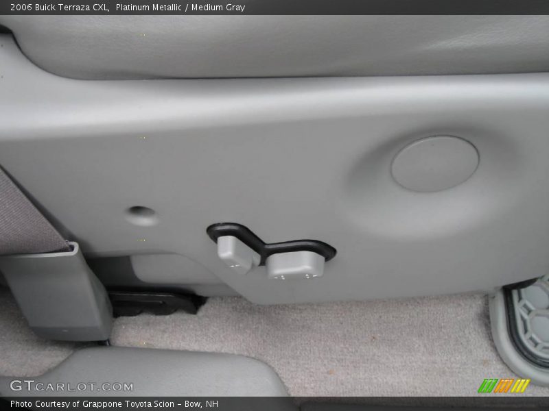 Platinum Metallic / Medium Gray 2006 Buick Terraza CXL