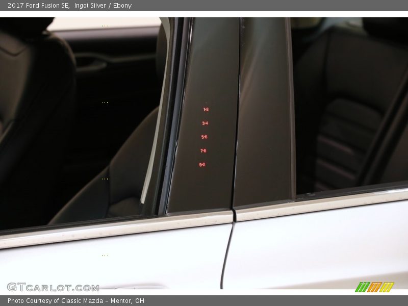 Ingot Silver / Ebony 2017 Ford Fusion SE