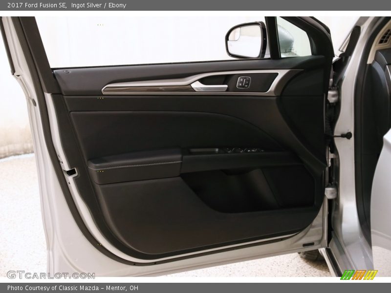 Ingot Silver / Ebony 2017 Ford Fusion SE