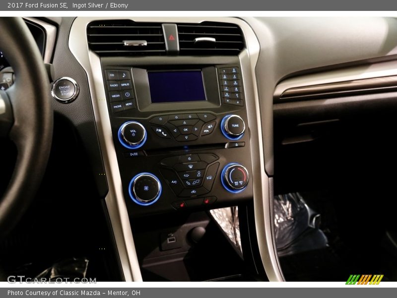 Ingot Silver / Ebony 2017 Ford Fusion SE