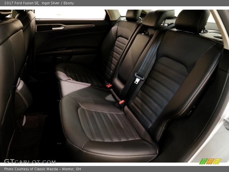 Ingot Silver / Ebony 2017 Ford Fusion SE