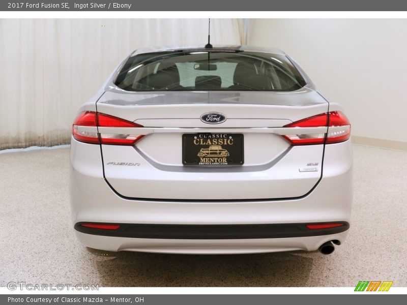 Ingot Silver / Ebony 2017 Ford Fusion SE
