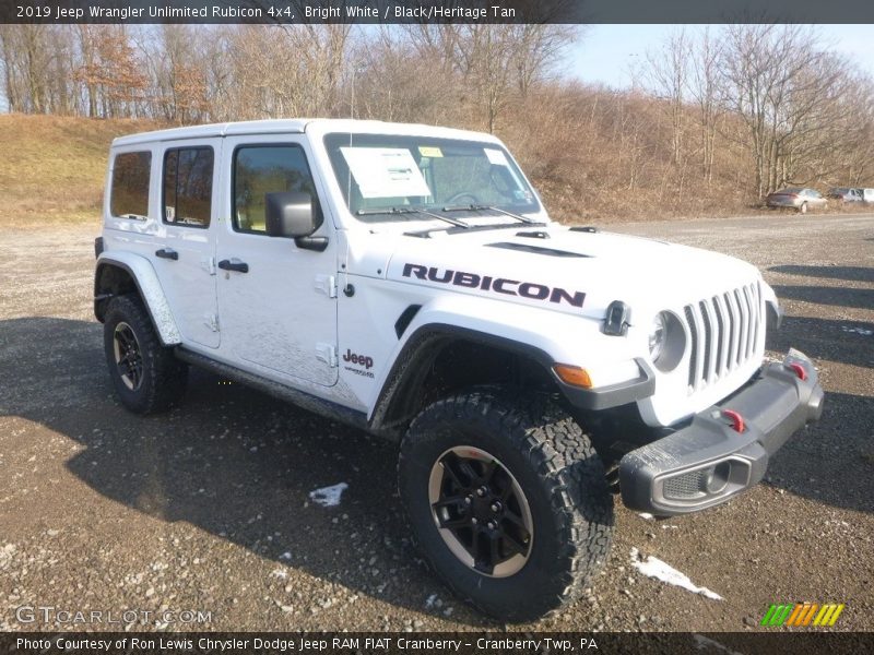 Front 3/4 View of 2019 Wrangler Unlimited Rubicon 4x4