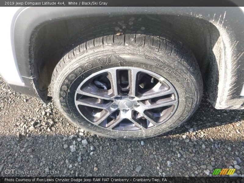 White / Black/Ski Gray 2019 Jeep Compass Latitude 4x4