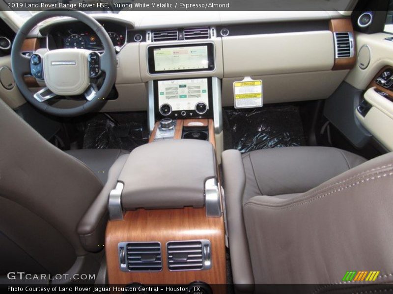 Yulong White Metallic / Espresso/Almond 2019 Land Rover Range Rover HSE