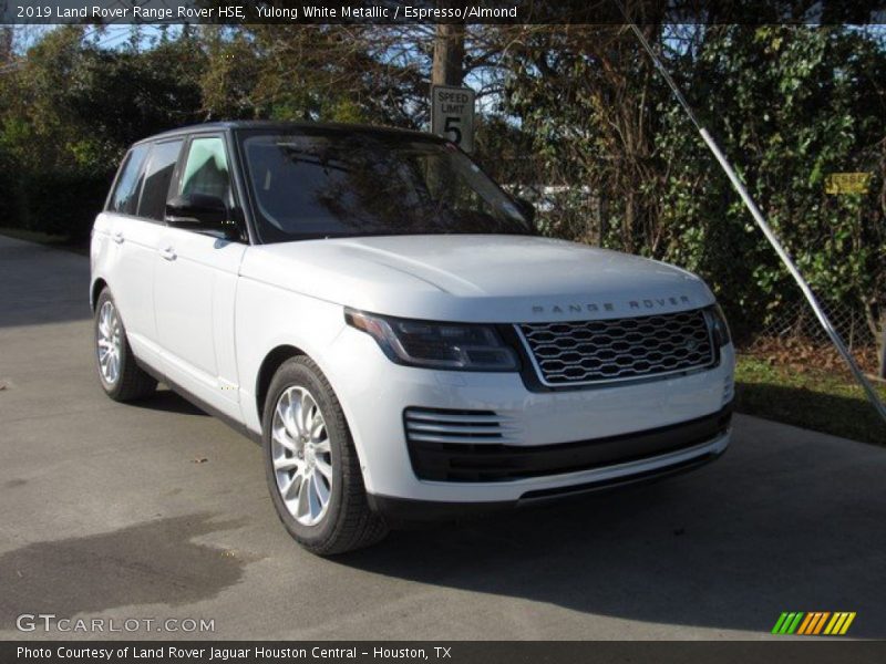 Yulong White Metallic / Espresso/Almond 2019 Land Rover Range Rover HSE