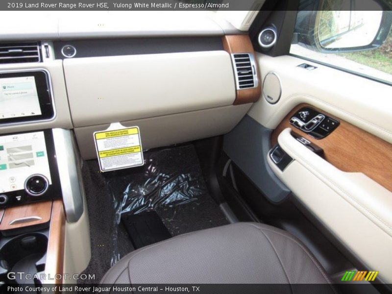 Dashboard of 2019 Range Rover HSE