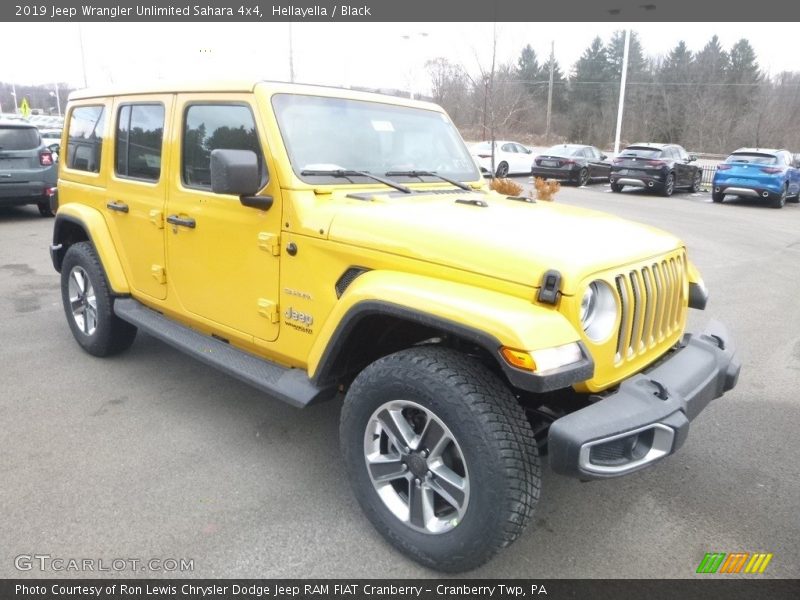 Hellayella / Black 2019 Jeep Wrangler Unlimited Sahara 4x4