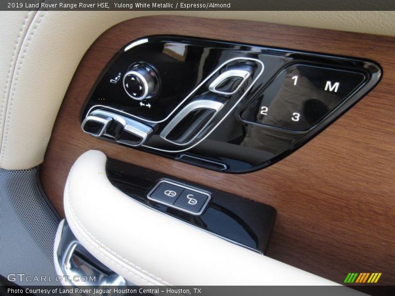 Controls of 2019 Range Rover HSE