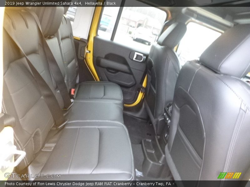 Hellayella / Black 2019 Jeep Wrangler Unlimited Sahara 4x4