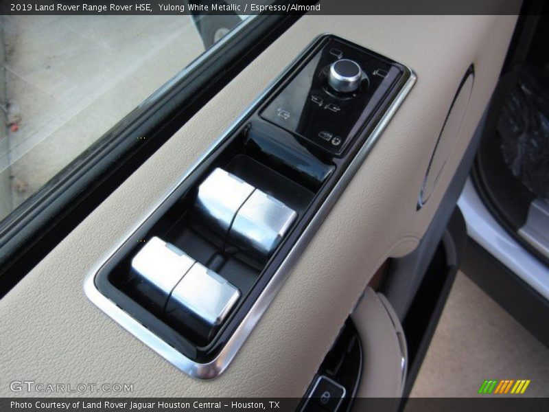 Controls of 2019 Range Rover HSE