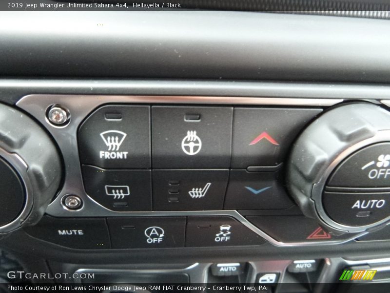 Hellayella / Black 2019 Jeep Wrangler Unlimited Sahara 4x4