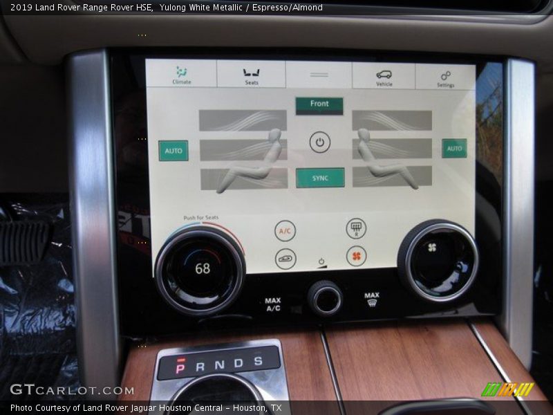 Controls of 2019 Range Rover HSE