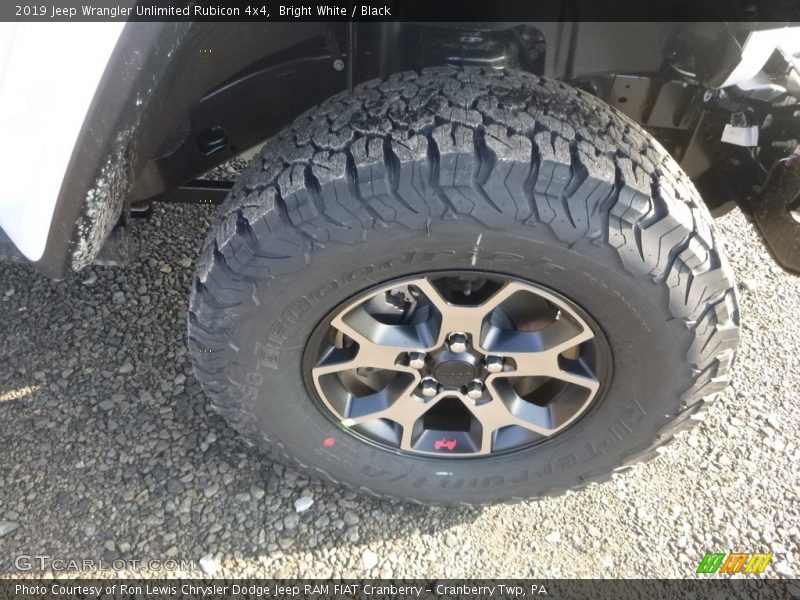 Bright White / Black 2019 Jeep Wrangler Unlimited Rubicon 4x4