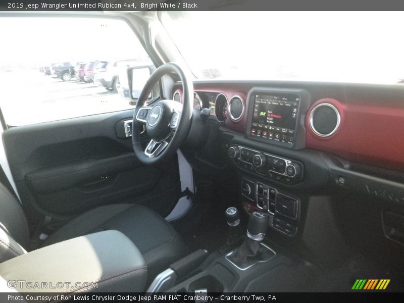 Bright White / Black 2019 Jeep Wrangler Unlimited Rubicon 4x4
