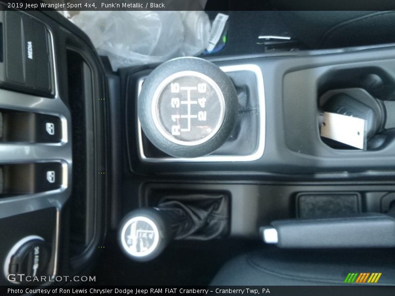  2019 Wrangler Sport 4x4 6 Speed Manual Shifter