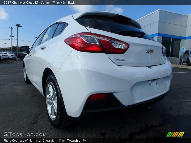 Summit White / Jet Black 2017 Chevrolet Cruze LT