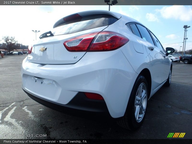 Summit White / Jet Black 2017 Chevrolet Cruze LT