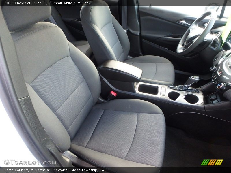 Summit White / Jet Black 2017 Chevrolet Cruze LT