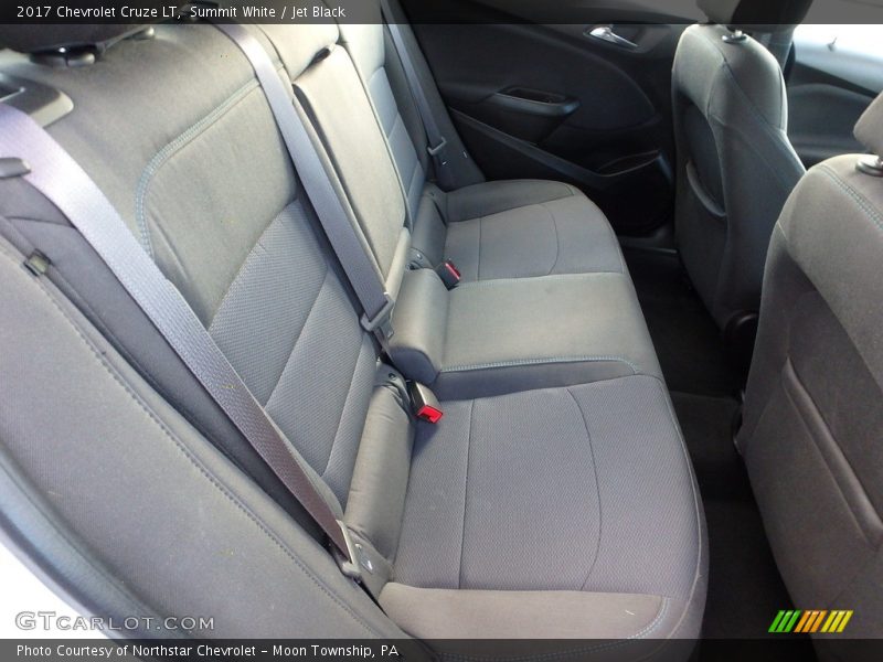 Summit White / Jet Black 2017 Chevrolet Cruze LT