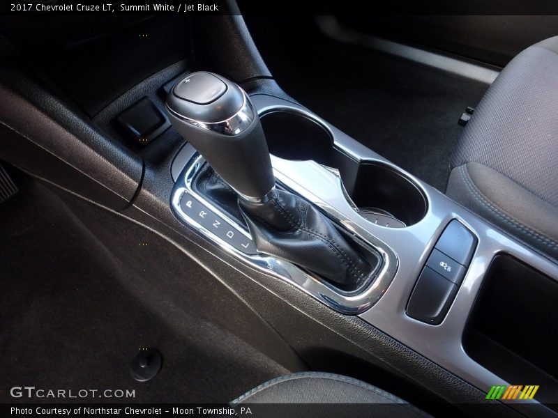 Summit White / Jet Black 2017 Chevrolet Cruze LT