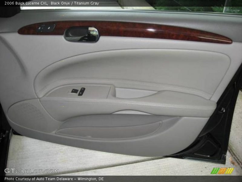 Black Onyx / Titanium Gray 2006 Buick Lucerne CXL