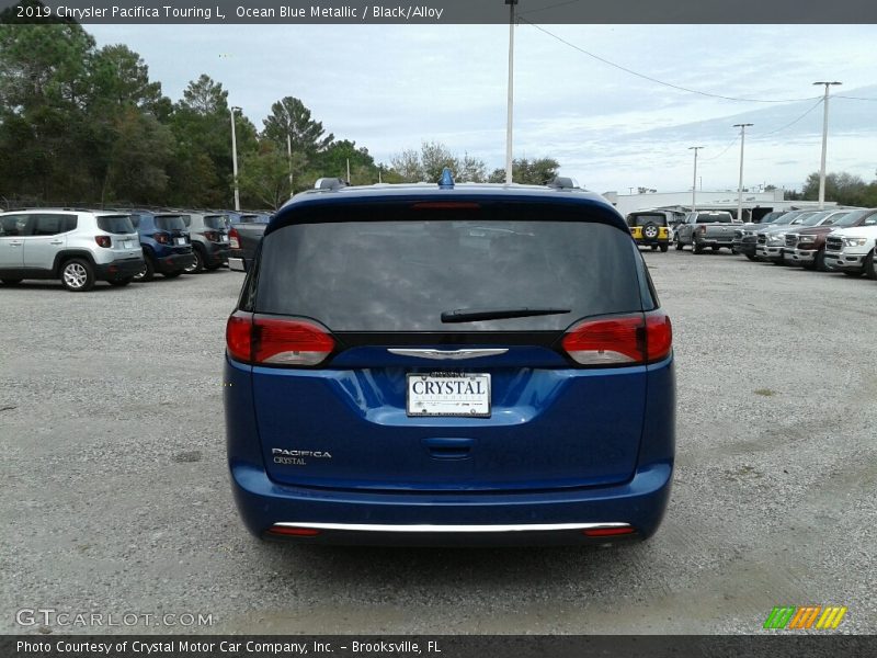 Ocean Blue Metallic / Black/Alloy 2019 Chrysler Pacifica Touring L