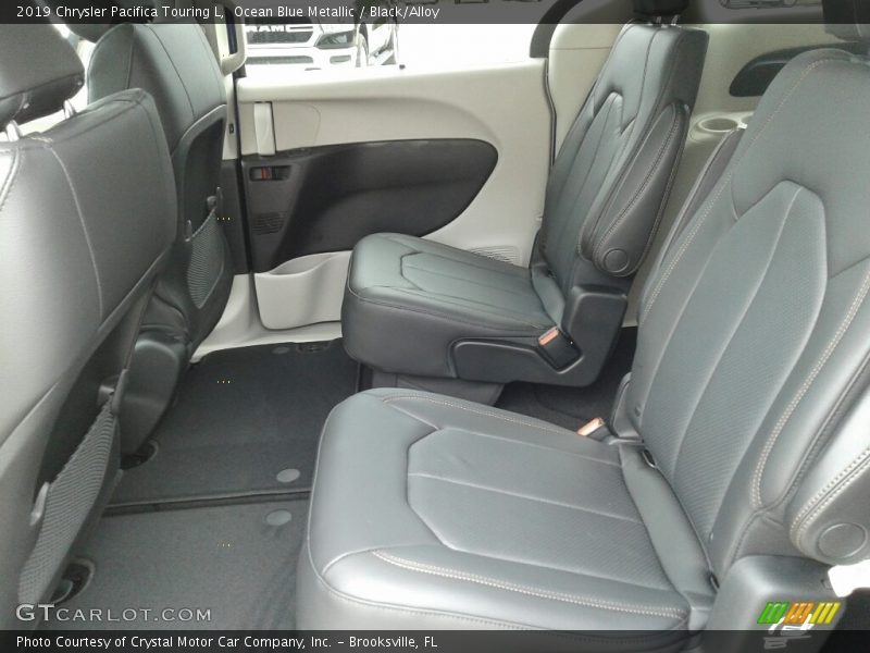 Ocean Blue Metallic / Black/Alloy 2019 Chrysler Pacifica Touring L