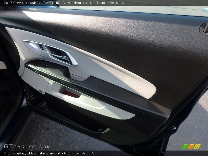 Blue Velvet Metallic / Light Titanium/Jet Black 2017 Chevrolet Equinox LT AWD