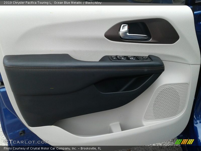 Ocean Blue Metallic / Black/Alloy 2019 Chrysler Pacifica Touring L