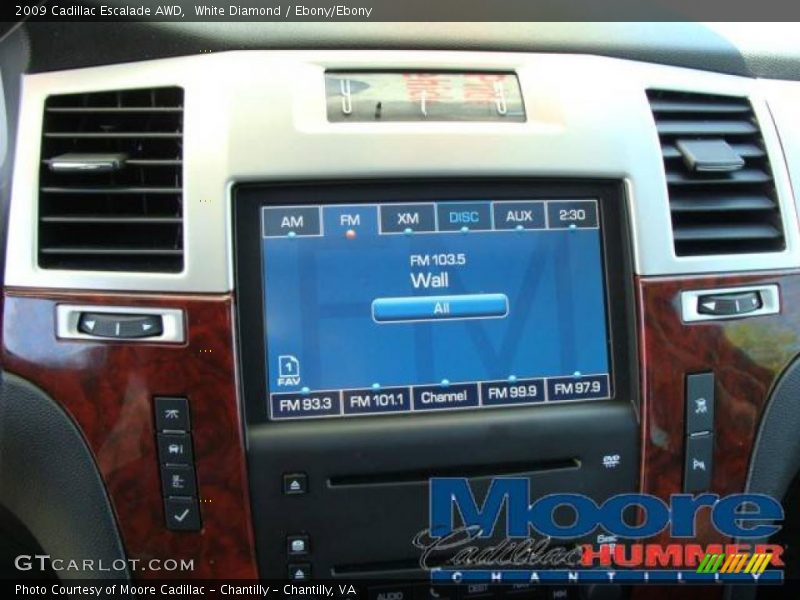 White Diamond / Ebony/Ebony 2009 Cadillac Escalade AWD
