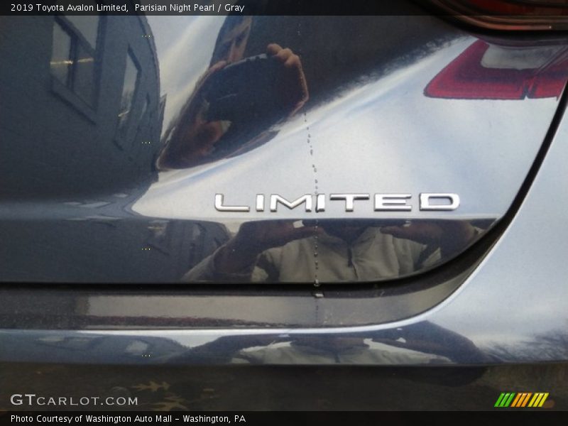 Parisian Night Pearl / Gray 2019 Toyota Avalon Limited