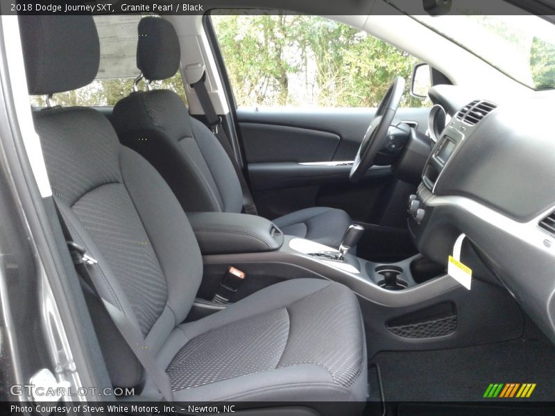 Granite Pearl / Black 2018 Dodge Journey SXT