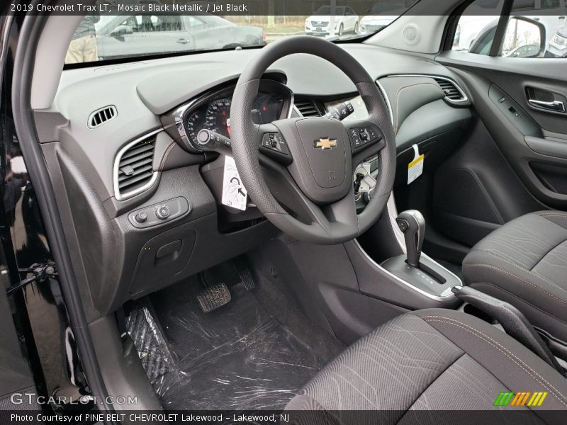 Mosaic Black Metallic / Jet Black 2019 Chevrolet Trax LT