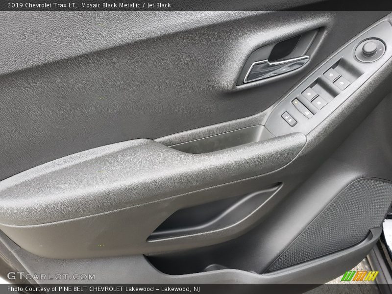 Mosaic Black Metallic / Jet Black 2019 Chevrolet Trax LT