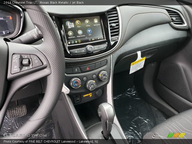 Mosaic Black Metallic / Jet Black 2019 Chevrolet Trax LT