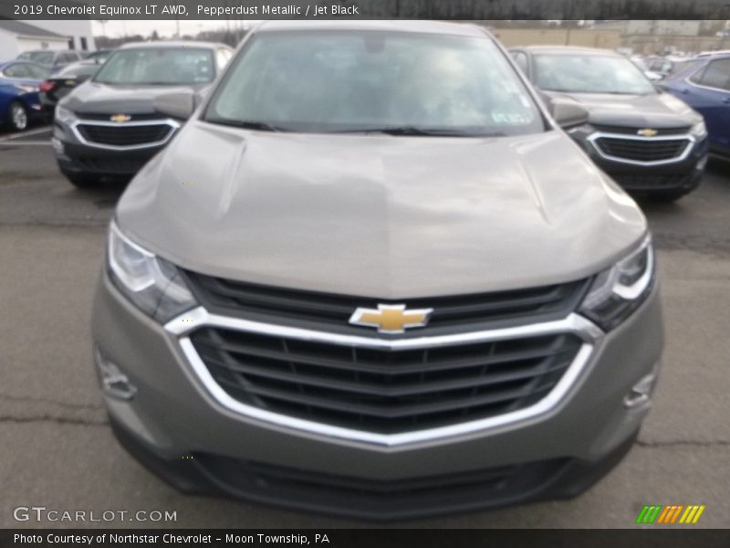 Pepperdust Metallic / Jet Black 2019 Chevrolet Equinox LT AWD