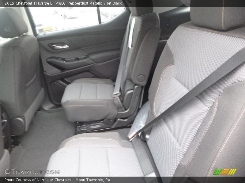 Pepperdust Metallic / Jet Black 2019 Chevrolet Traverse LT AWD