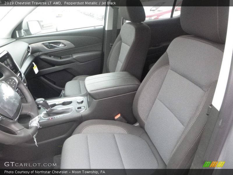 Pepperdust Metallic / Jet Black 2019 Chevrolet Traverse LT AWD