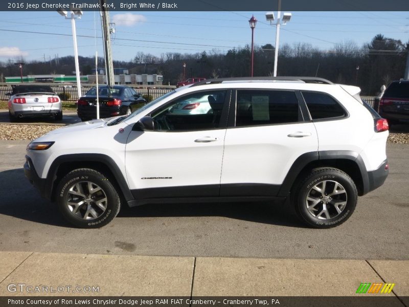 Bright White / Black 2016 Jeep Cherokee Trailhawk 4x4