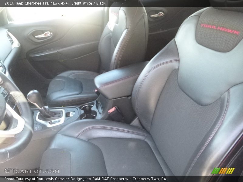 Bright White / Black 2016 Jeep Cherokee Trailhawk 4x4