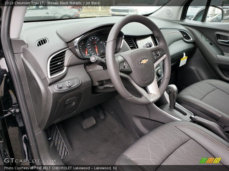 Front Seat of 2019 Trax LT
