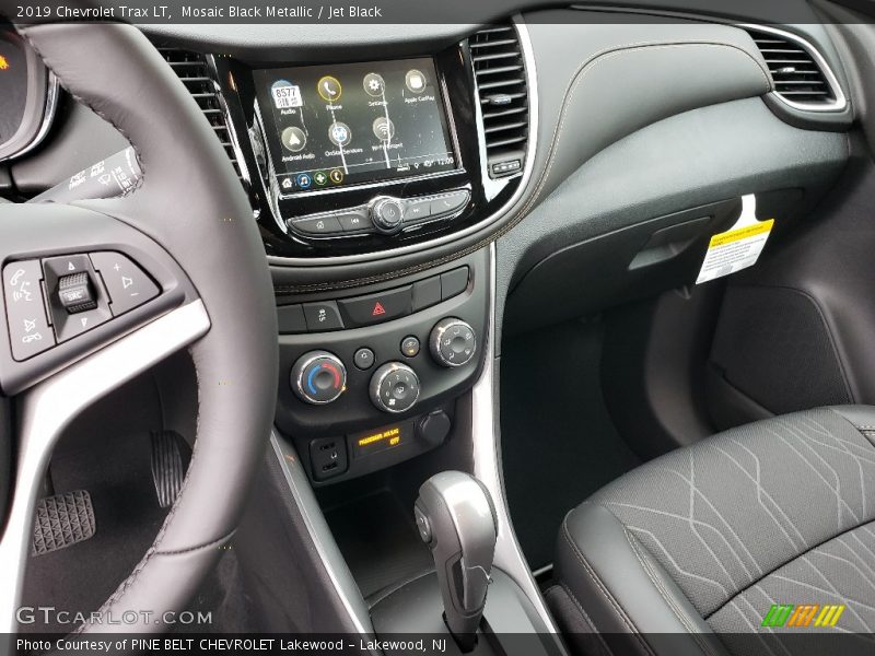 Mosaic Black Metallic / Jet Black 2019 Chevrolet Trax LT