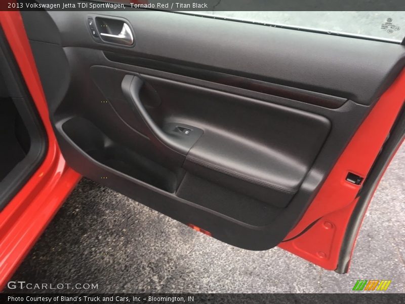 Tornado Red / Titan Black 2013 Volkswagen Jetta TDI SportWagen