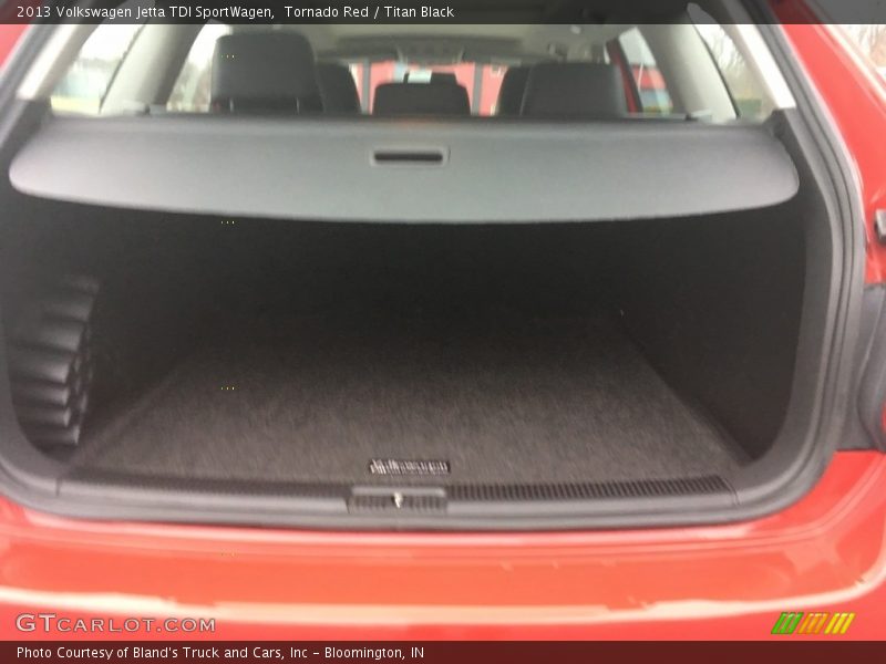 Tornado Red / Titan Black 2013 Volkswagen Jetta TDI SportWagen