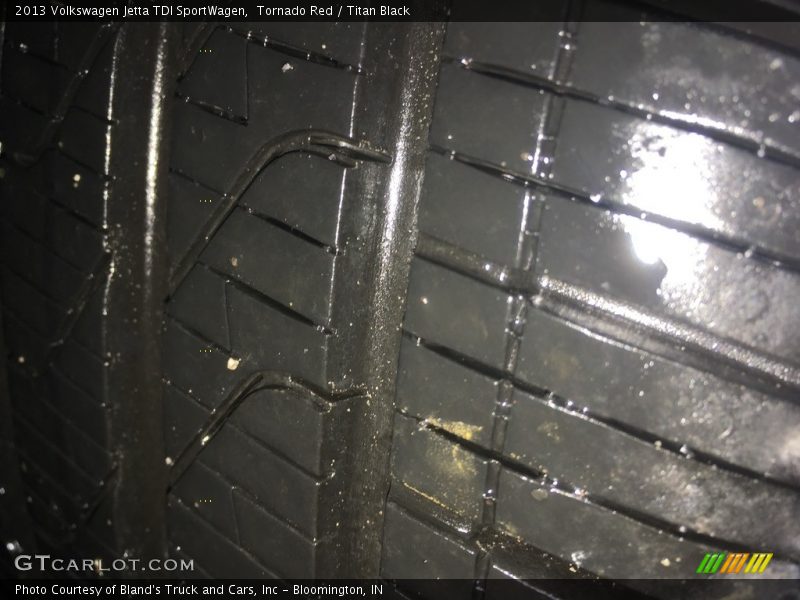 Tornado Red / Titan Black 2013 Volkswagen Jetta TDI SportWagen
