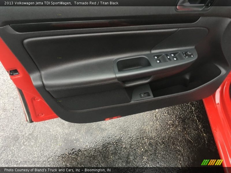 Tornado Red / Titan Black 2013 Volkswagen Jetta TDI SportWagen